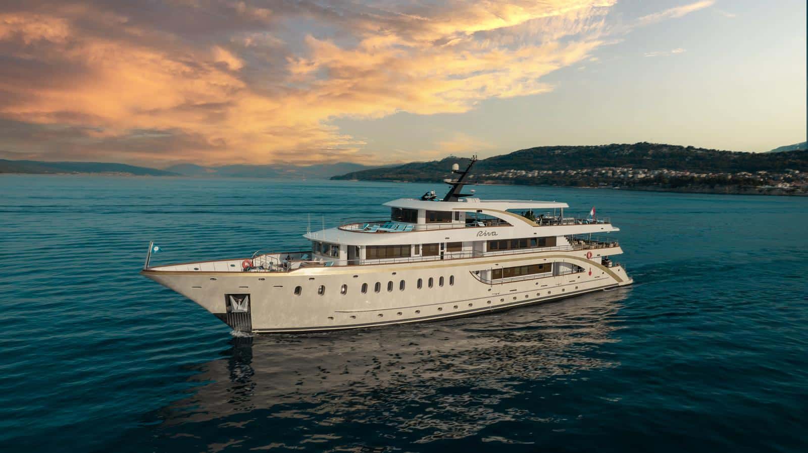 Riva yacht profile cruising in Croatia