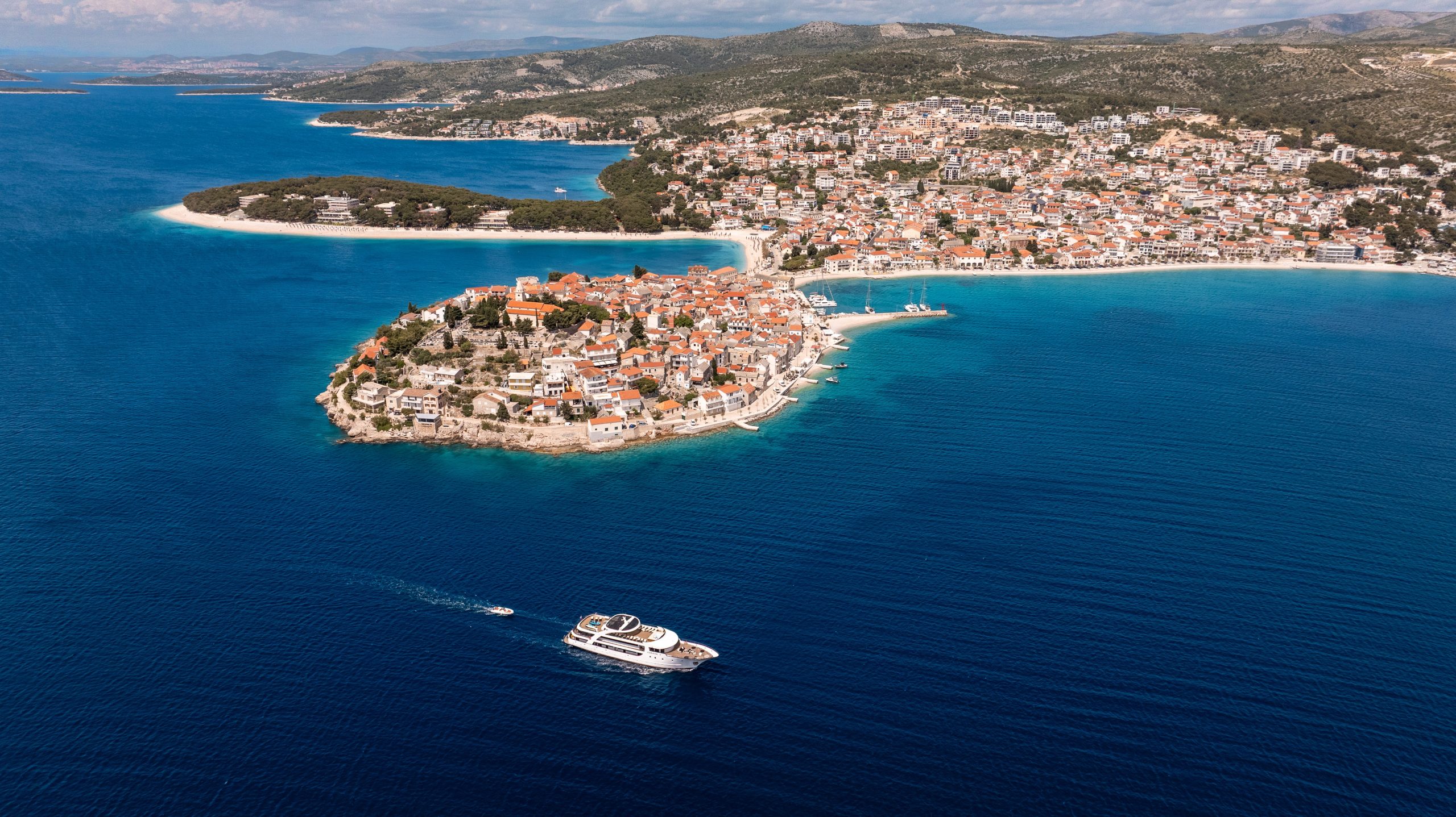 Luxury yacht cruising in the southern Adriatic