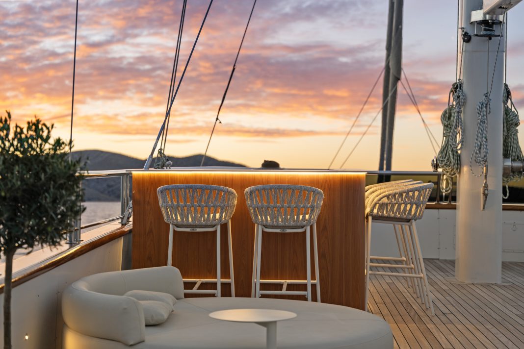 23. MAXITA Bar - Sun deck