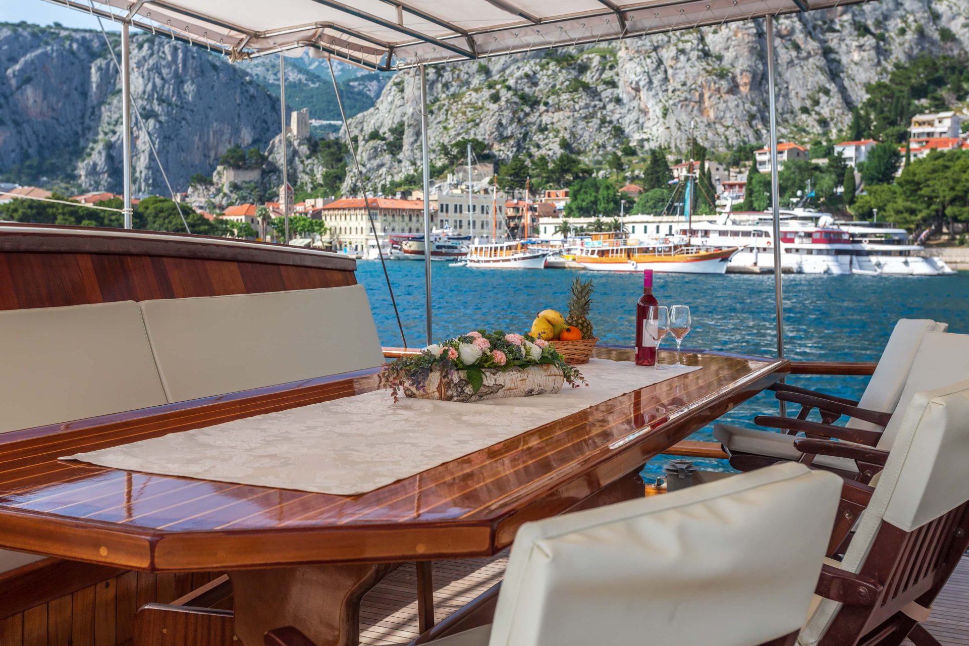 24. ANDI STAR Aft deck