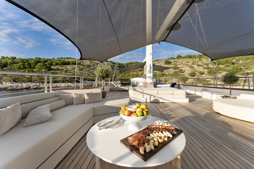 27. MAXITA Sun deck