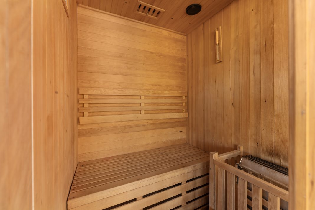 38. ALFA MARIO Sauna - Sun deck