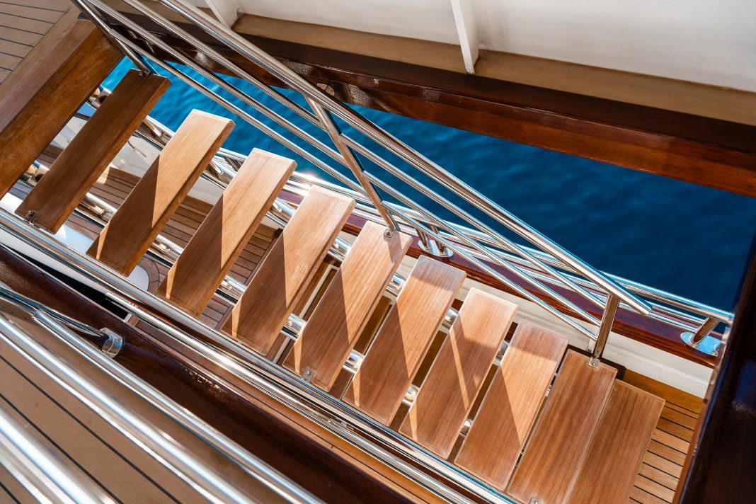 41. ALFA MARIO Stairs