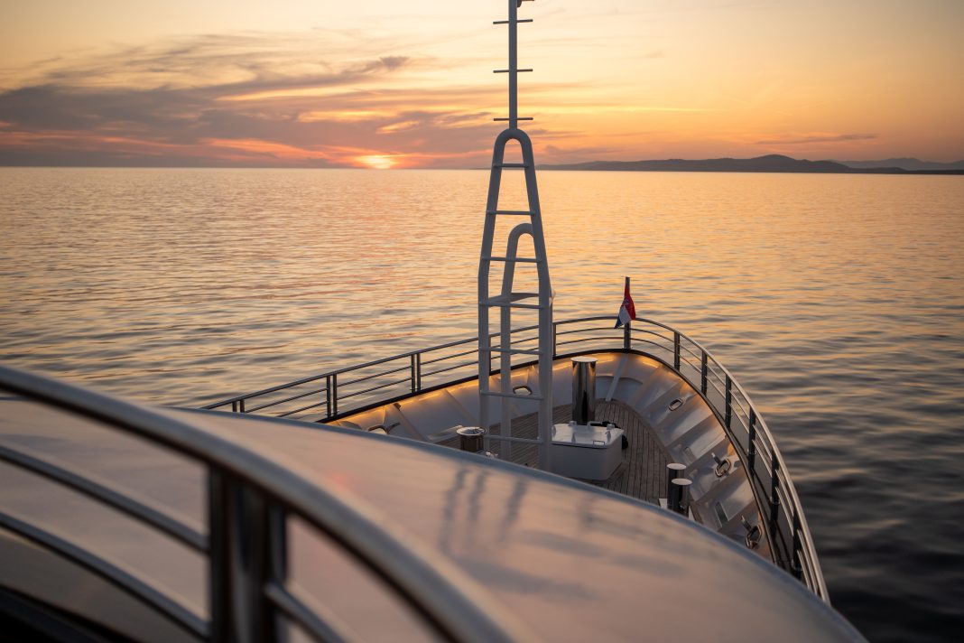 42. ALFA MARIO Bow - Upper deck