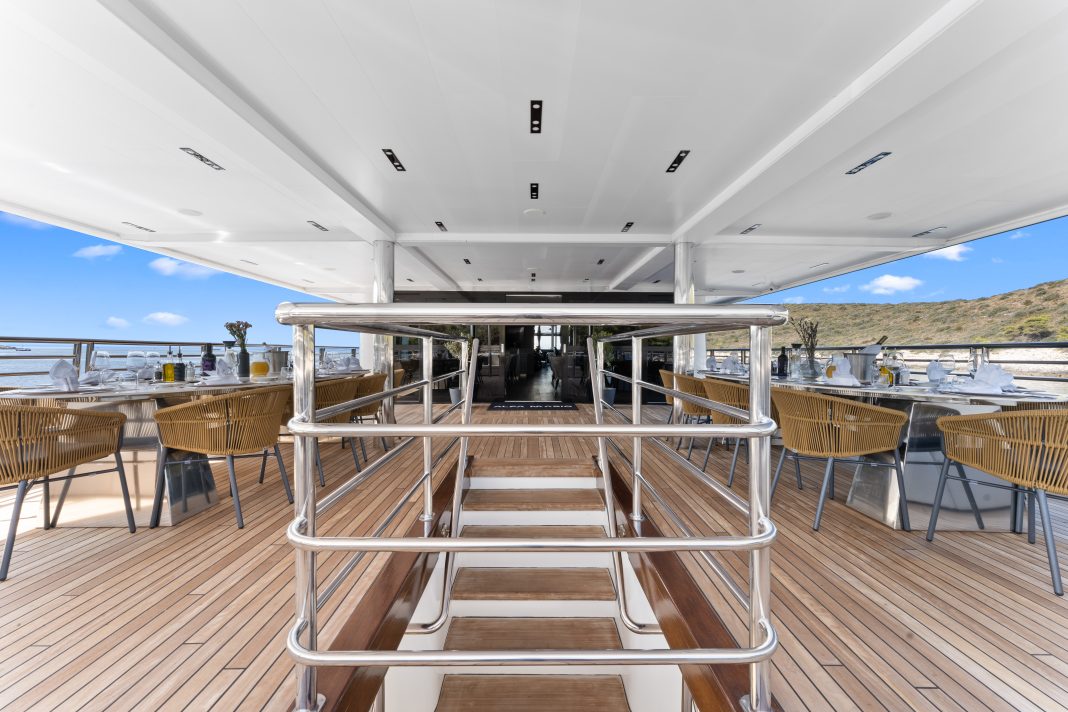 44. ALFA MARIO Al fresco dinning - Upper deck Aft