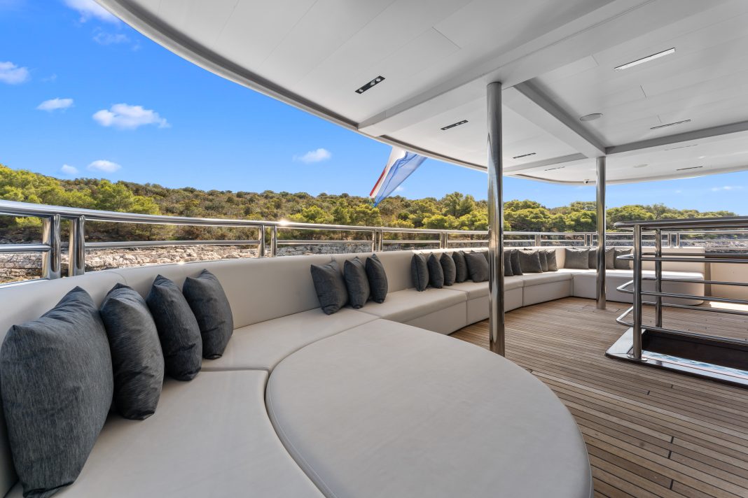 49. ALFA MARIO Cushioned area - Upper deck Aft