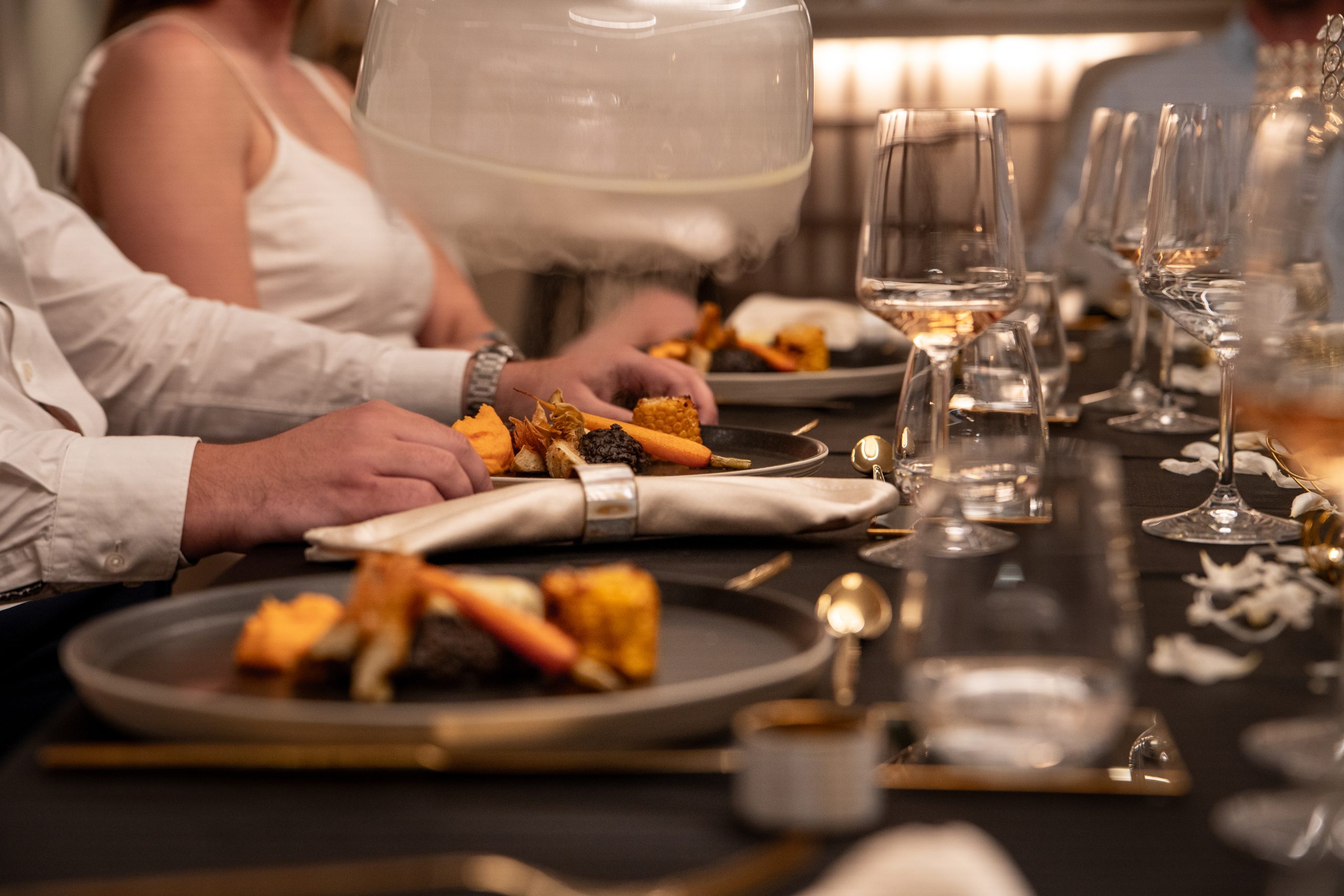 Nocturno food service on charter yacht