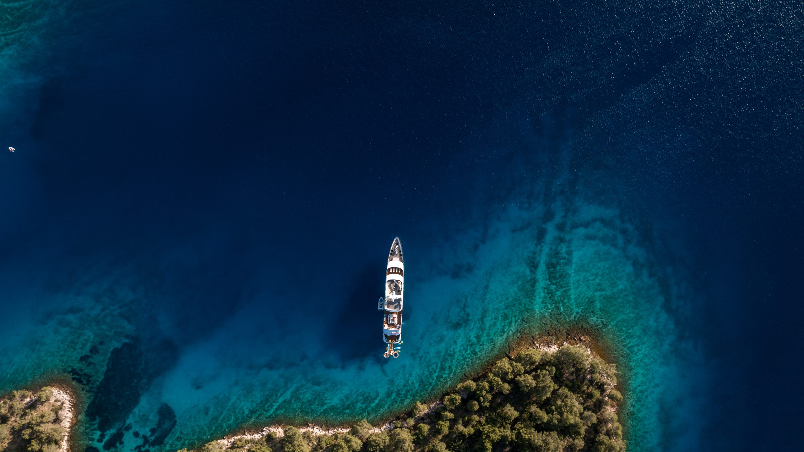 Alfa Mario aerial view anchored in Croatia