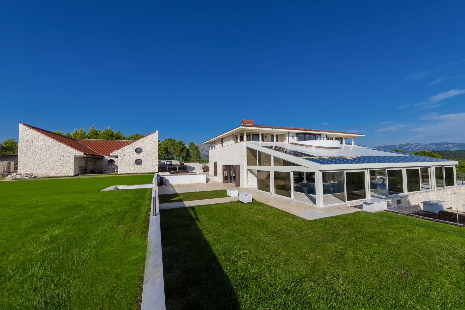 Private estate scale mansion in Dubrovnik Cavtat region